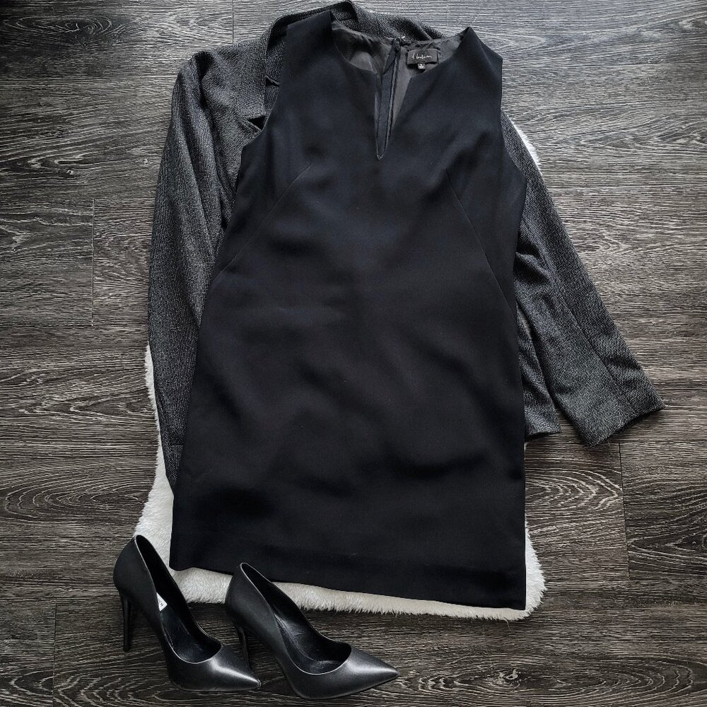 Aritzia T. Babaton Split Neck Shift Dress in Black Sz 4